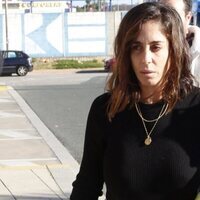 Anabel Pantoja llega destrozada al tanatorio de su padre Bernardo Pantoja