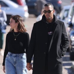 Anabel Pantoja y Yulen Pereira a las puertas del tanatorio