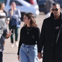 Anabel Pantoja y Yulen Pereira a las puertas del tanatorio