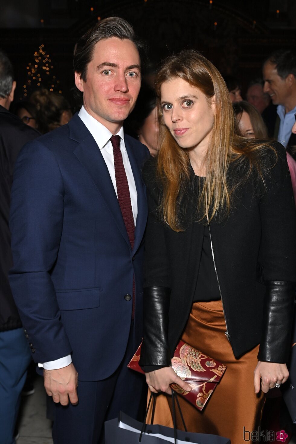 Beatriz de York y Edoardo Mapelli Mozzi en el concierto navideño de St James en Londres