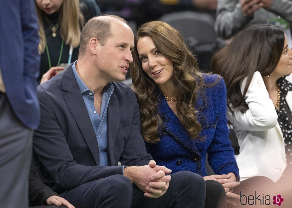 El Príncipe Guillermo y Kate Middleton, muy cómplices en un partido de la NBA entre los Boston Celtics y Miami Heat