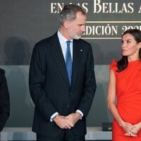 Los Reyes Felipe y Letizia muy cómplices en la entrega de las Medallas de Oro al Mérito en las Bellas Artes 2021