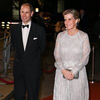 El Príncipe Eduardo y Sophie de Wessex en la Royal Variety Performance 2022