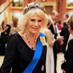 La Reina Camilla con la Tiara de Zafiros Belgas en su primera recepción al Cuerpo Diplomático como Reina