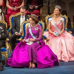 Carlos Gustavo y Silvia de Suecia y Victoria y Daniel de Suecia en los Premios Nobel 2022