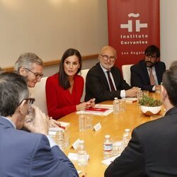 La Reina Letizia atendiendo una reunión de trabajo sobre el español en Estados Unidos en la sede del Cervantes en Los Angeles