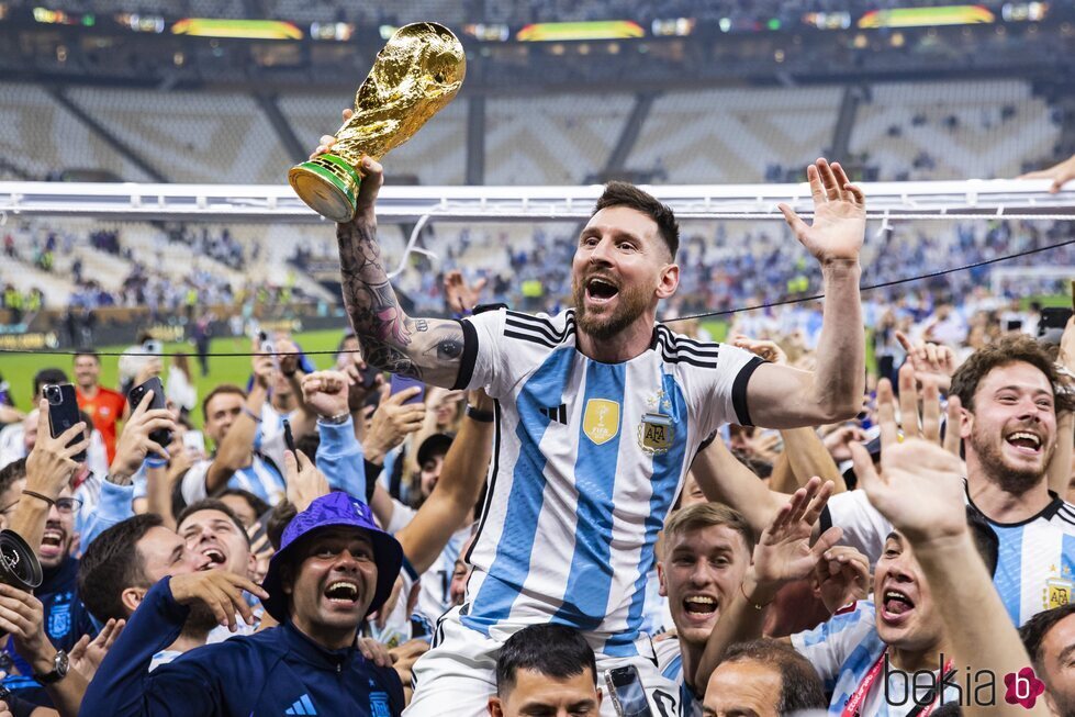 Leo Messi celebrando la victoria de Argentina en el Mundial de Qatar 2022