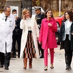 La Reina Letizia con Pilar Alegría e Isabel Díaz Ayuso en su visita al Hospital Infantil Universitario Niño Jesús