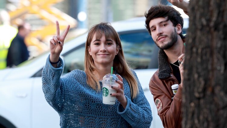 Sebastián Yatra y Aitana Ocaña dando un paseo por Madrid