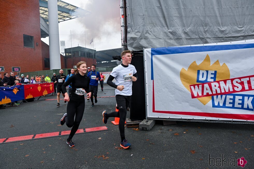 Los Príncipes Elisabeth y Emmanuel de Bélgica participan en la Warmathon, una carrera solidaria