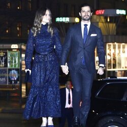 Carlos Felipe y Sofia de Suecia, cogidos de la mano en el Concierto de Navidad de Vasastan