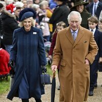 El Rey Carlos y la Reina Camilla en la misa de Navidad 2022