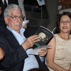 Mario Vargas Llosa y Patricia Llosa  en la presentación de la obra 'San Francisco de Asís'