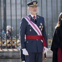 Los Reyes Felipe y Letizia a su llegada a la Pascua Militar 2023