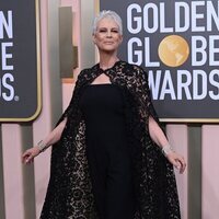 Jamie Lee Curtis en la alfombra roja de los Globos de Oro 2023