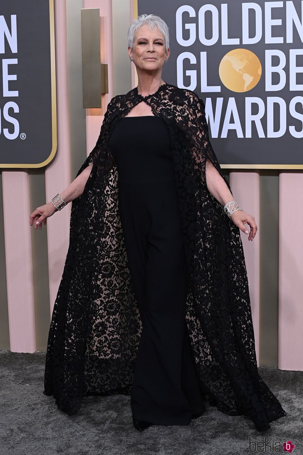 Jamie Lee Curtis en la alfombra roja de los Globos de Oro 2023