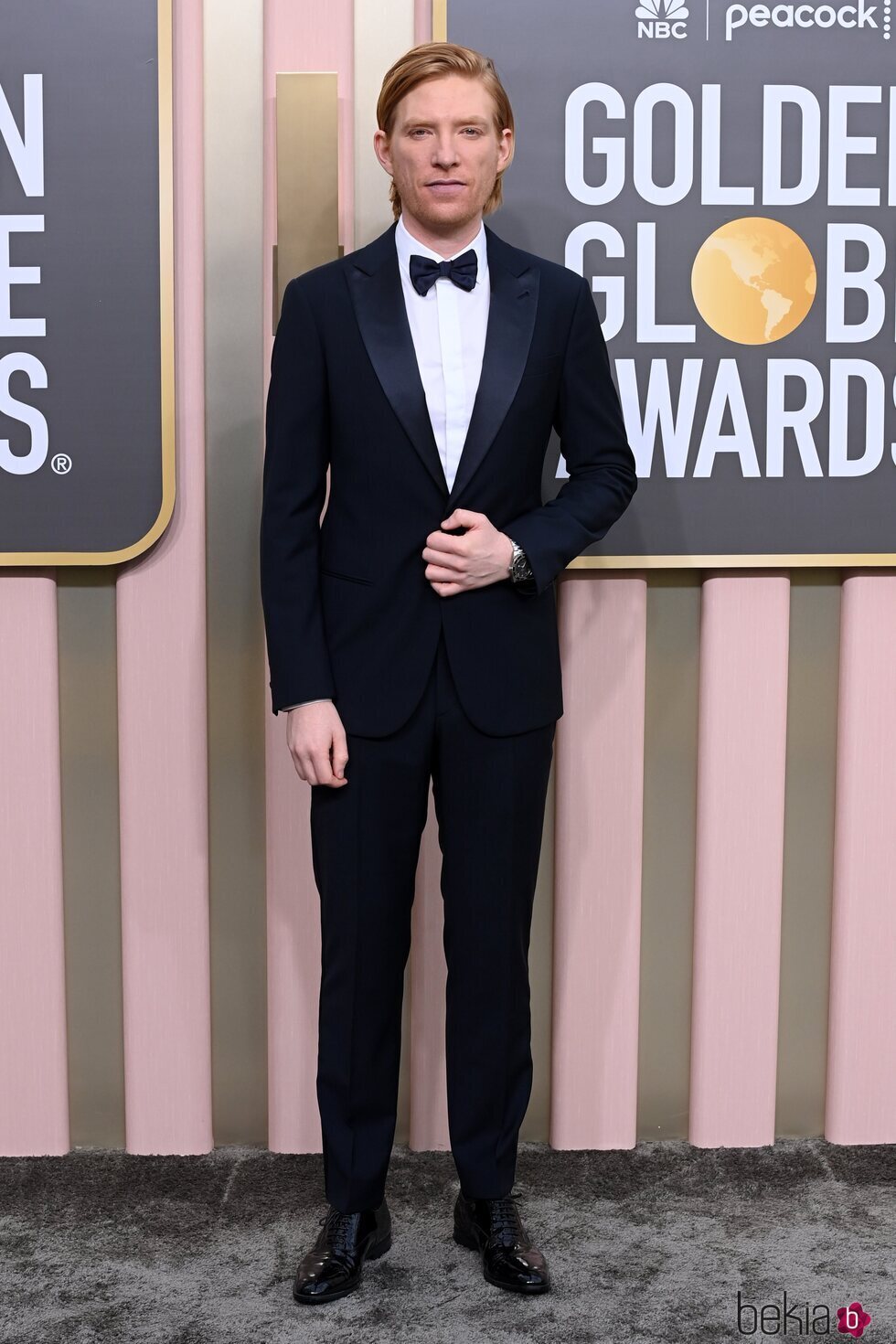 Domhnall Gleeson en la alfombra roja de los Globos de Oro 2023