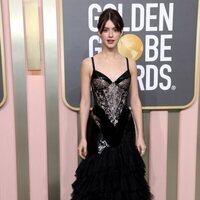 Daisy Edgar Jones en la alfombra roja de los Globos de Oro 2023