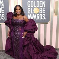 Niecy Nash en la alfombra roja de los Globos de Oro 2023