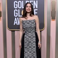 Ana de Armas en la alfombra roja de los Globos de Oro 2023