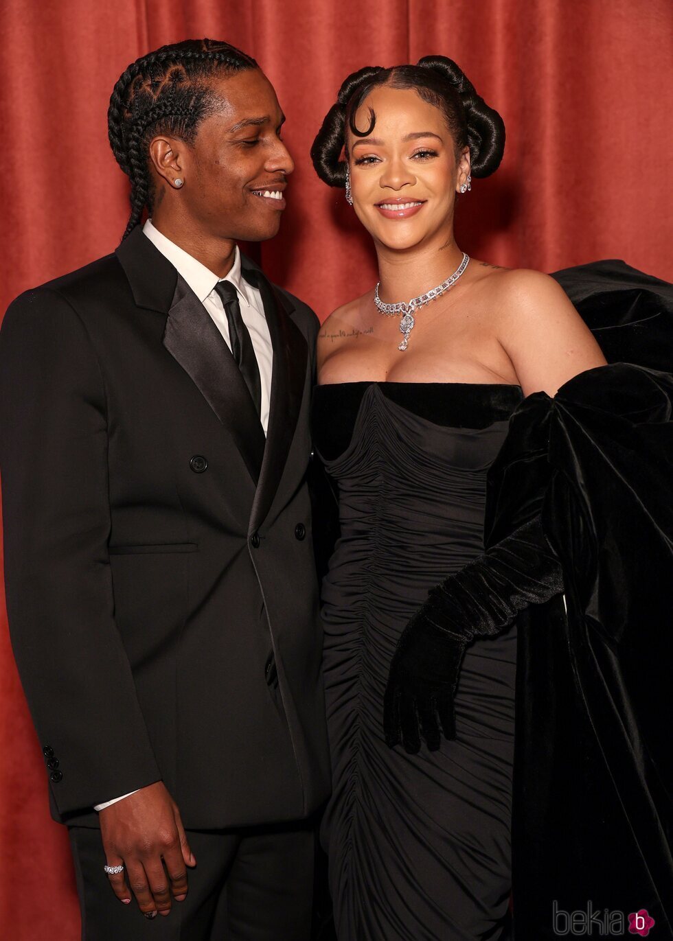 Rihanna y A$AP Rocky en los Globos de Oro 2023