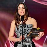 Ana de Armas entrega uno de los premios en los Globos de Oro 2023