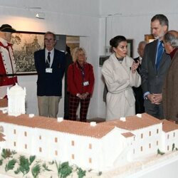 Los Reyes Felipe y Letizia durante su paso por la Isla del Rey en Menorca