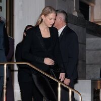 Lady Gabriella Windsor tras la cena previa al funeral de Constantino de Grecia