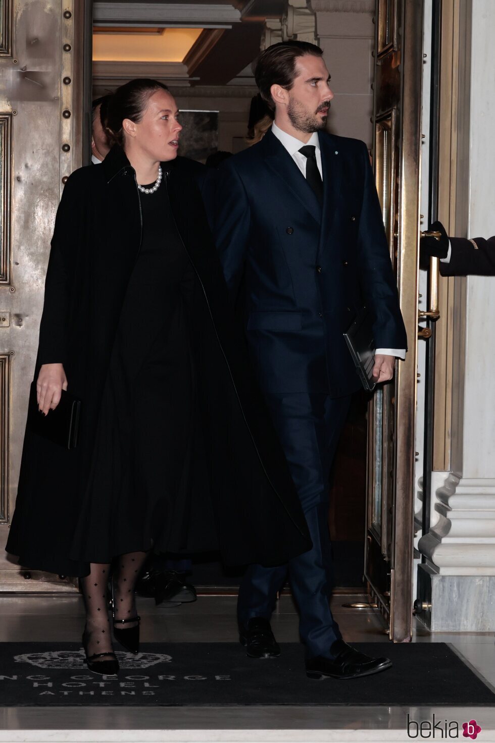 Philippos de Grecia y Nina Flohr tras la cena previa al funeral de Constantino de Grecia