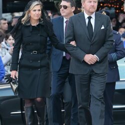 Guillermo Alejandro y Máxima de Holanda en el funeral de Constantino de Grecia