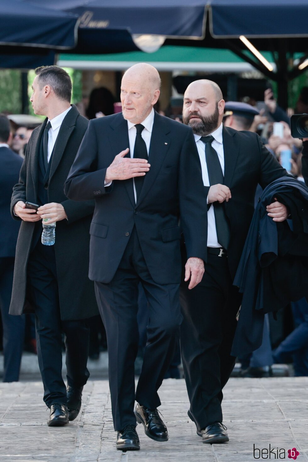 Siméon de Bulgaria en el funeral de Constantino de Grecia