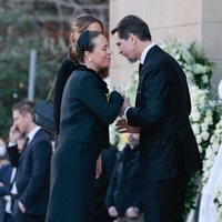 Nina Flohr saludando a Pablo de Grecia en el funeral de Constantino de Grecia