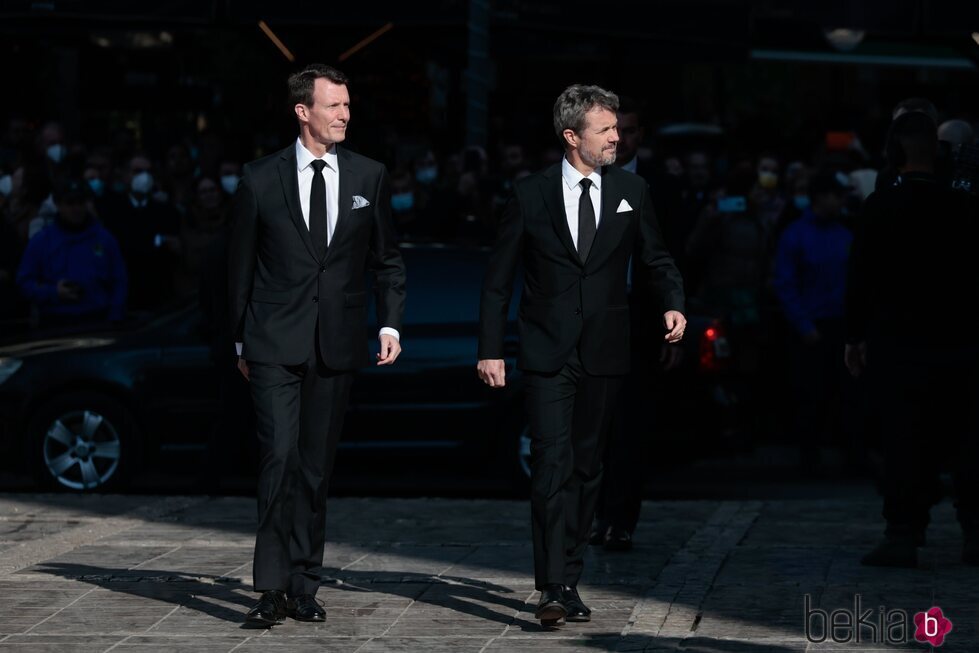 Federico y Joaquín de Dinamarca en el funeral de Constantino de Grecia