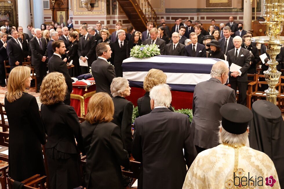 Los royals asistentes al funeral de Constantino de Grecia