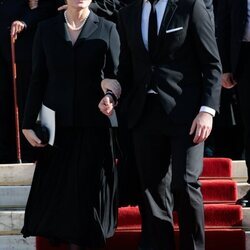 Haakon y Mette-Marit de Noruega en el funeral de Constantino de Grecia