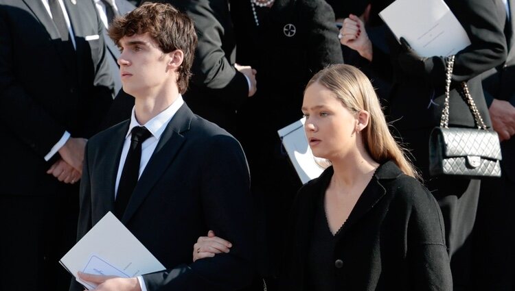 Pablo Urdangarin e Irene Urdangarin en el funeral de Constantino de Grecia