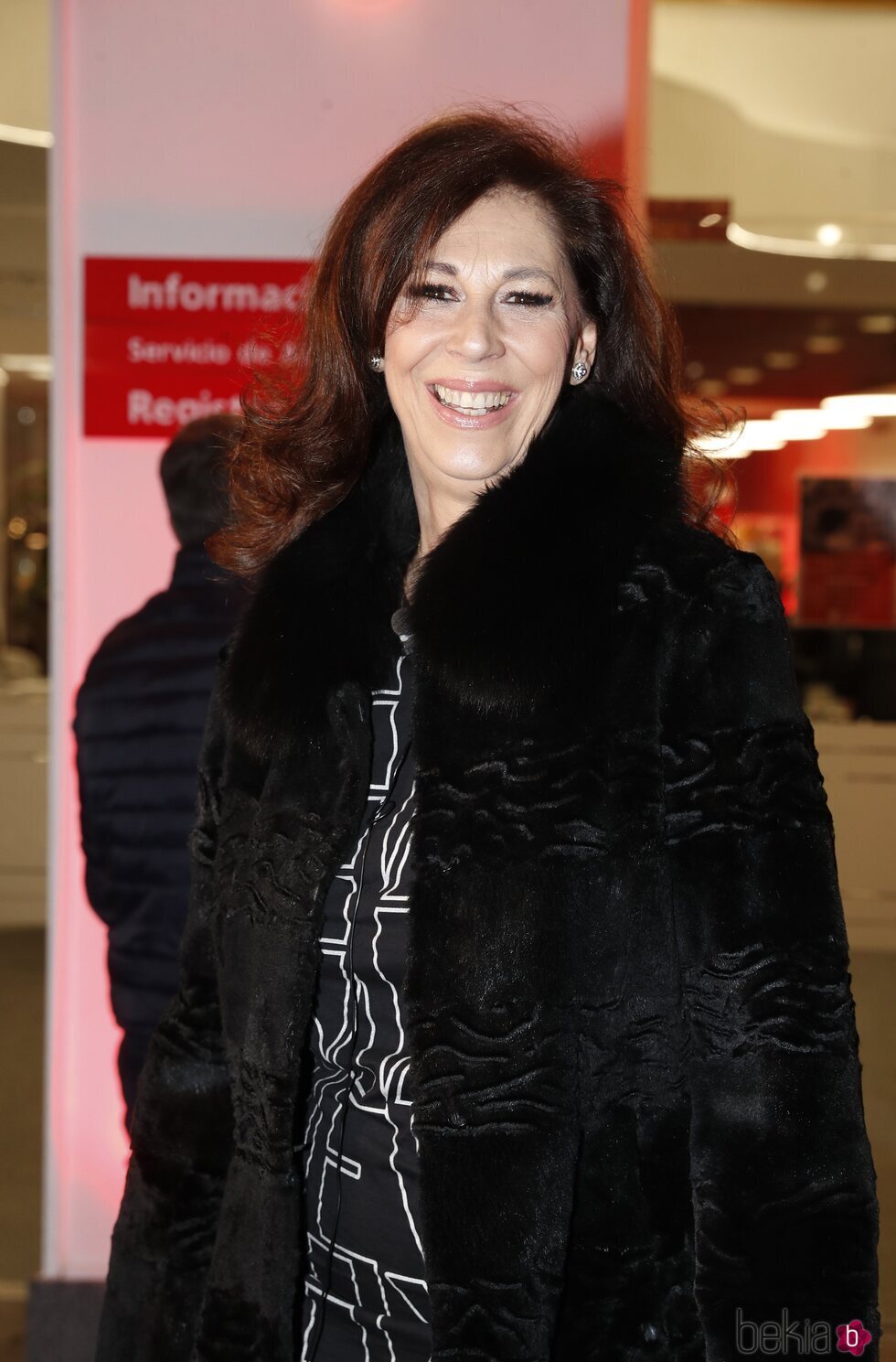 Isabel Luna en la inauguración del museo de Ortega Cano