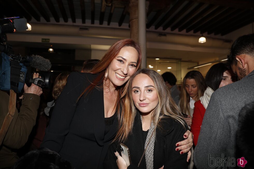 Rosario Mohedano y Rocío Flores en la inauguración del museo de Ortega Cano