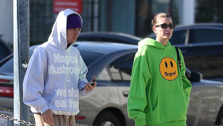 Hailey Bieber pasea por Los Ángeles junto a Justin Bieber