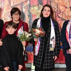 Louis Ducruet, Estefanía de Mónaco, Raphaël Elmaleh, Carlota Casiraghi y Stéphane Bern en el Festival de Circo de Monte-Carlo 2023