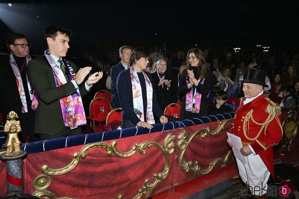 Estefanía de Mónaco, Louis Ducruet, Carlota Casiraghi y Raphaël Elmaleh en el Festival de Circo de Monte-Carlo 2023