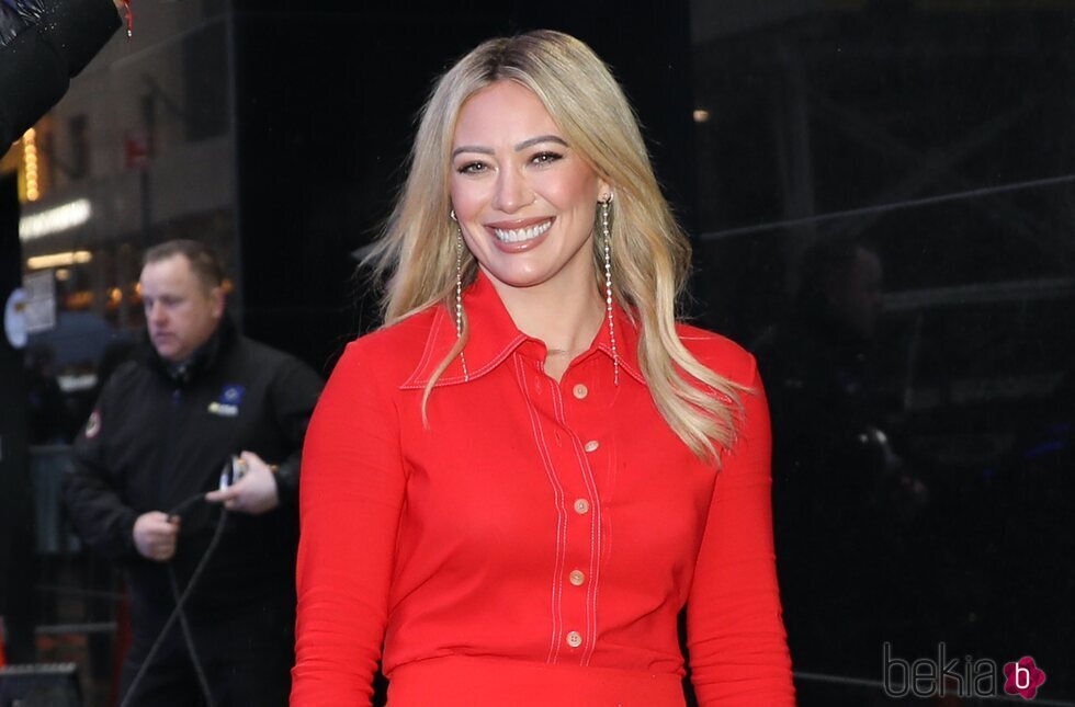 Hilary Duff acude a un evento de lo más elegante