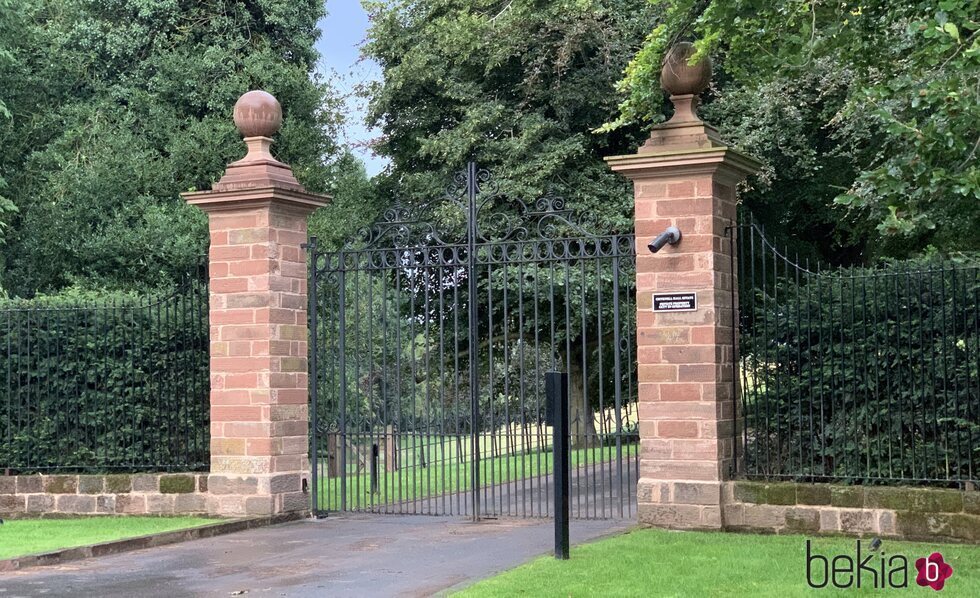 Entrada a Chyknell Hall, el palacete inglés de Corinna Larsen en Inglaterra