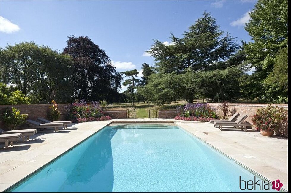 Piscina de Chyknell Hall, el palacete ingles de Corinna Larsen en Inglaterra