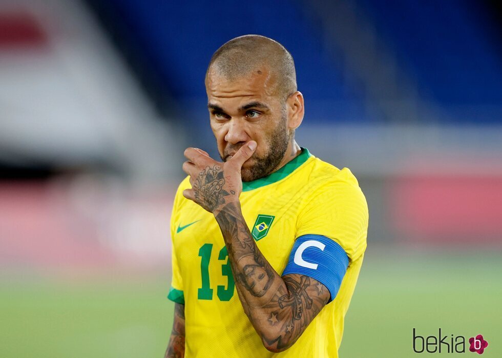 Dani Alves jugando con la Selección de Brasil en los Juegos Olímpicos Tokyo 2020