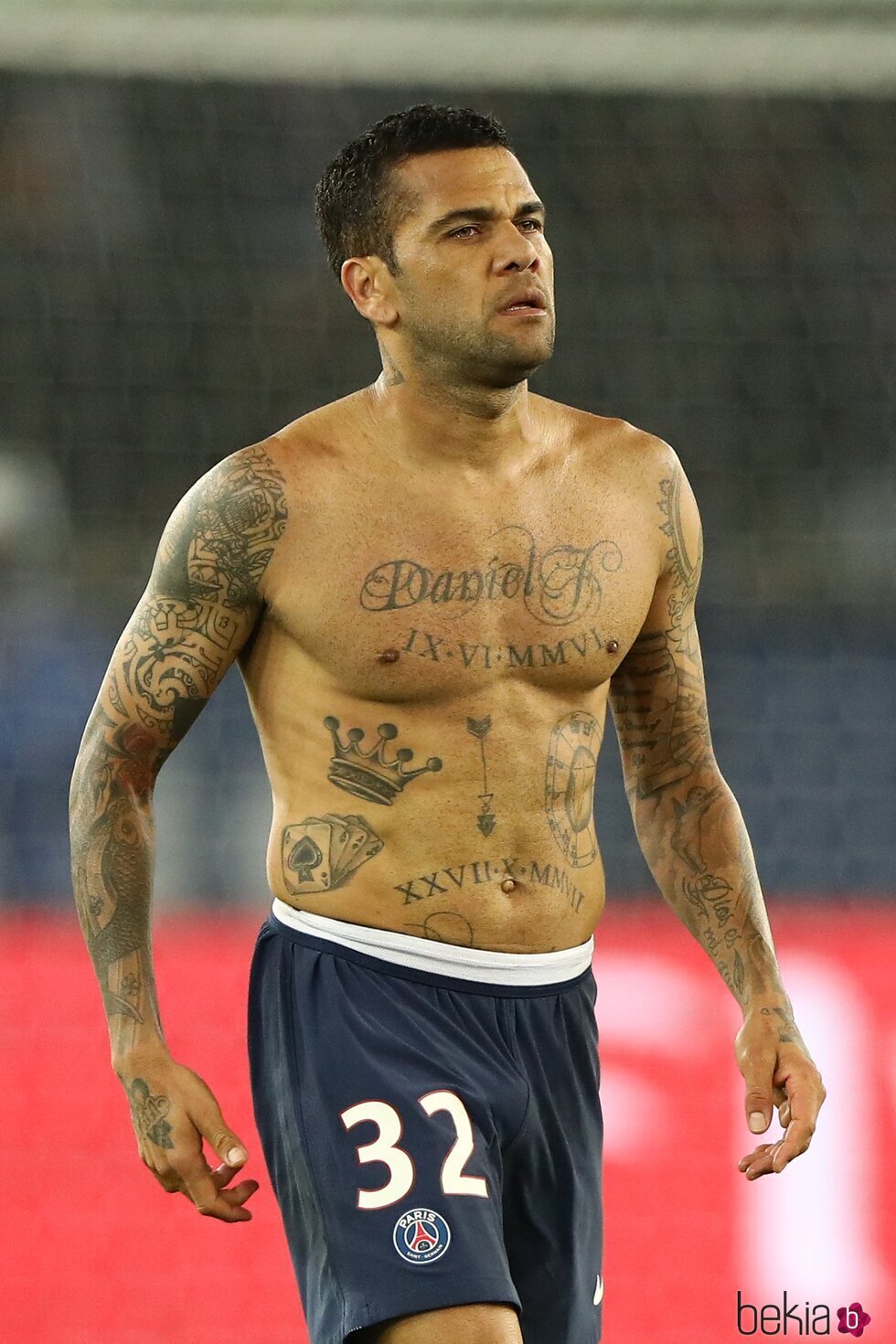 Dani Alves sin camiseta