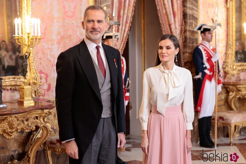 Los Reyes Felipe y Letizia esperan al Cuerpo Diplomático en la recepción del Palacio Real