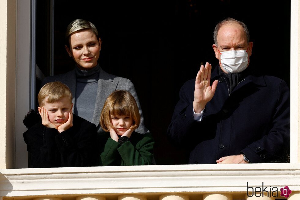 Alberto y Charlene de Mónaco y sus hijos Jacques y Gabriella de Mónaco en Santa Devota 2023