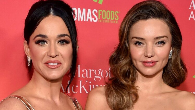 Katy Perry y Miranda Kerr en la gala G'Day USA Arts 2023 en Los Angeles