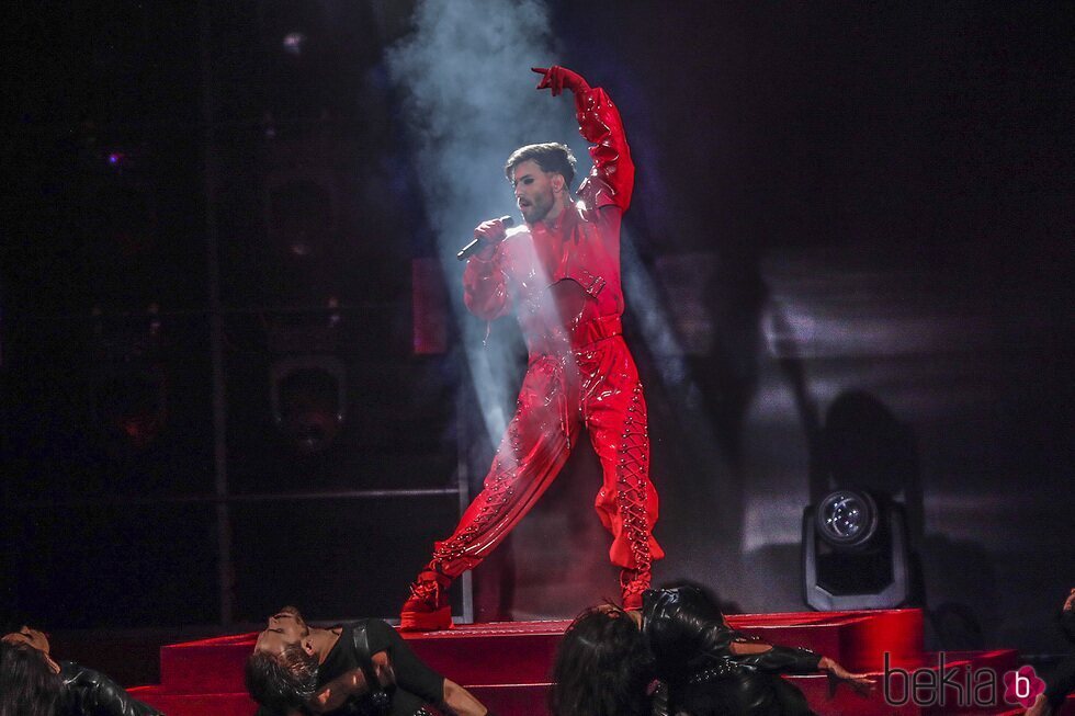 Agoney en su actuación en la final del Benidorm Fest 2023